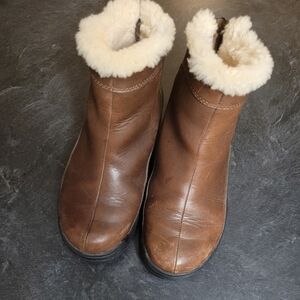 UGG winter boots Size 7